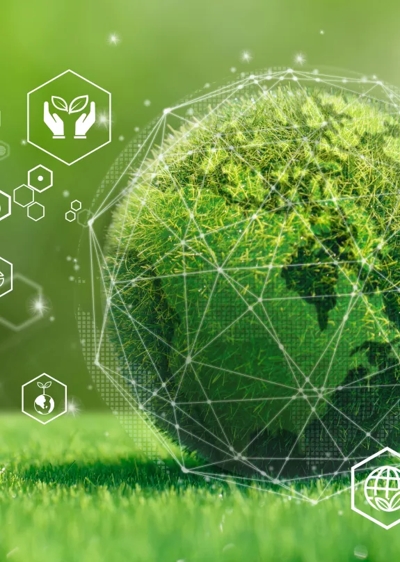 MVO jaarverslag afbeelding van een groene wereldbol op een groene achtergrond met iconen erbij die belangrijk zijn voor ons als doelen